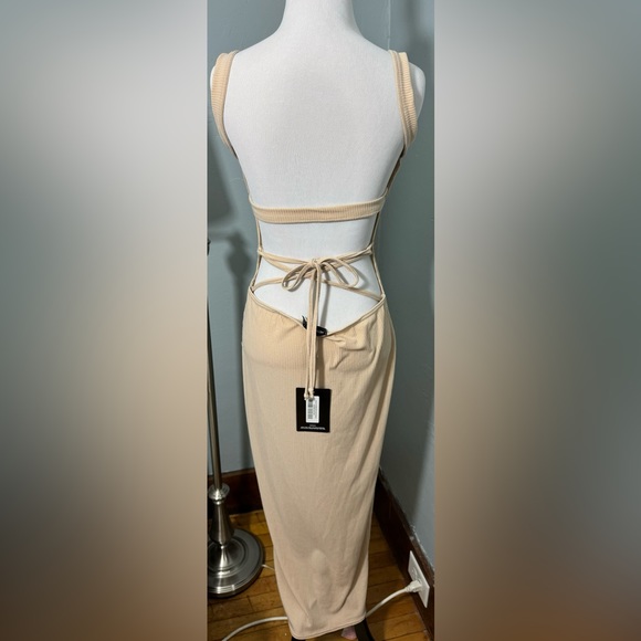 New Pretty Little Thing Nude Stone Rib Lace Back Scoop Neck Maxi Dress - Picture 3 of 5